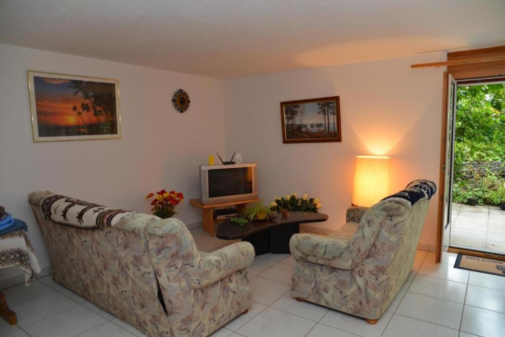 Bed And Breakfast - Die Aelplersuit Fuer Backpackers - Rucksacktouristen Im Berghuesli Linthal Buitenkant foto