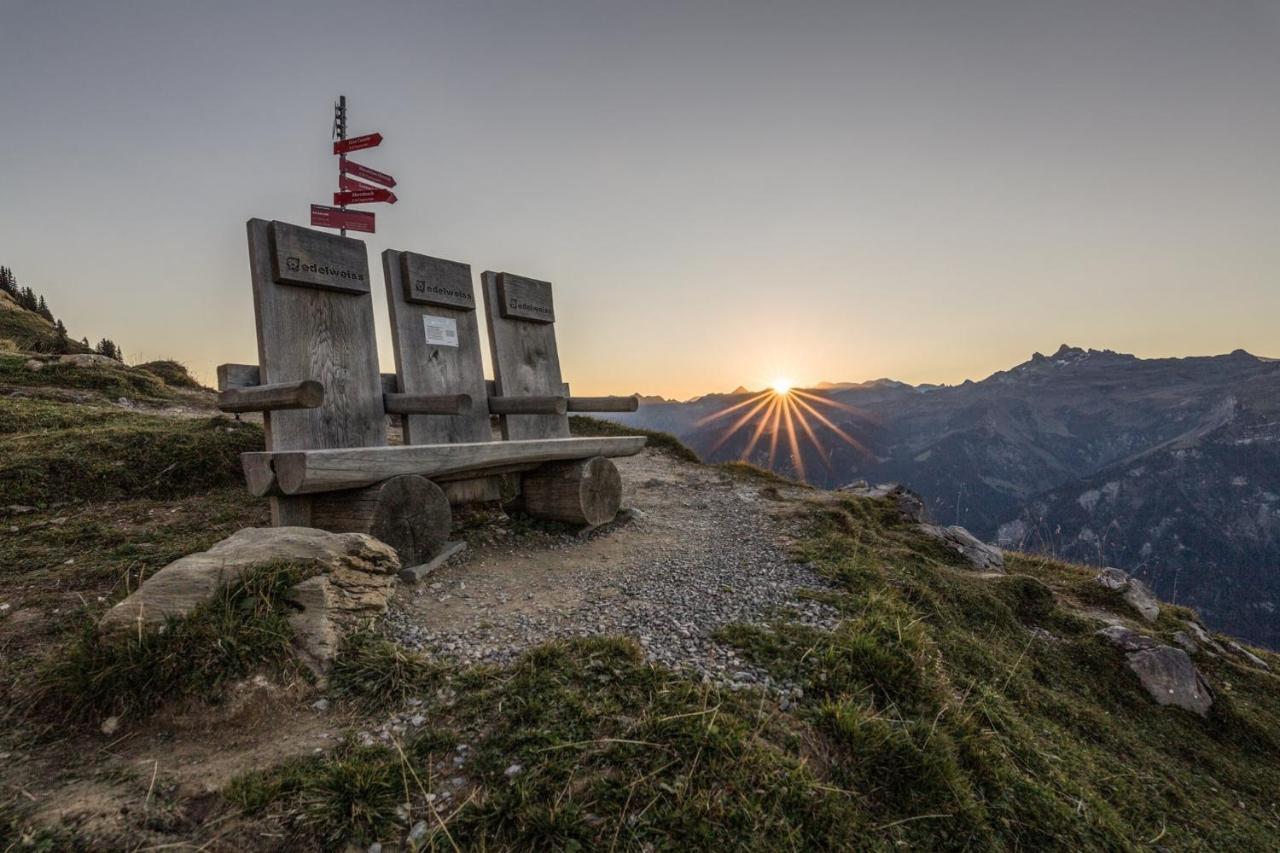 Bed And Breakfast - Die Aelplersuit Fuer Backpackers - Rucksacktouristen Im Berghuesli Linthal Buitenkant foto