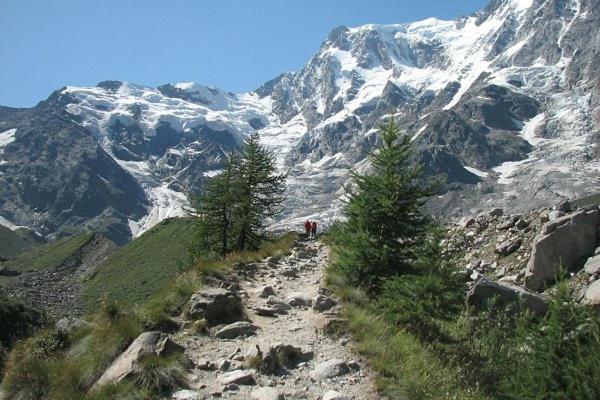 Bed And Breakfast - Die Aelplersuit Fuer Backpackers - Rucksacktouristen Im Berghuesli Linthal Buitenkant foto